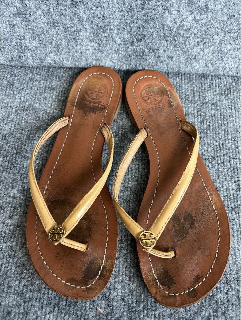Tory Burch Terra Thong Sandals Beige Nude Tan Patent Leather Womens 7.